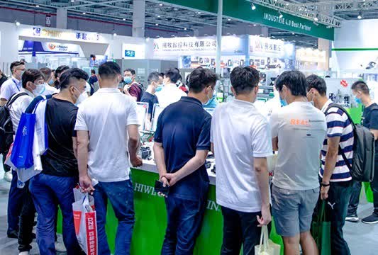 在選擇優(yōu)質(zhì)風塔卷板機時，您需要了解以下幾點